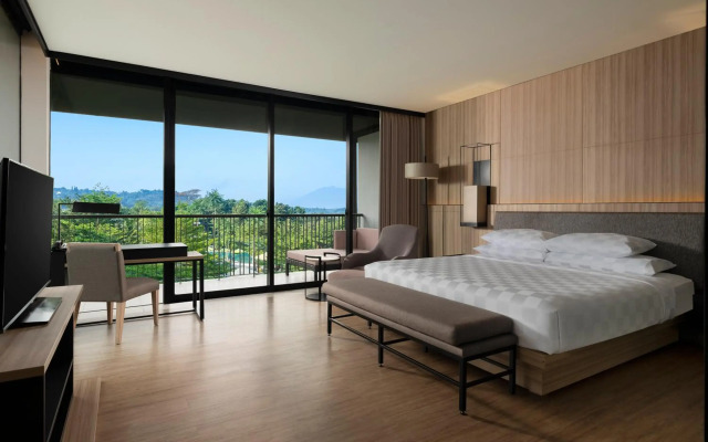 Royal Tulip Gunung Geulis Resort and Golf