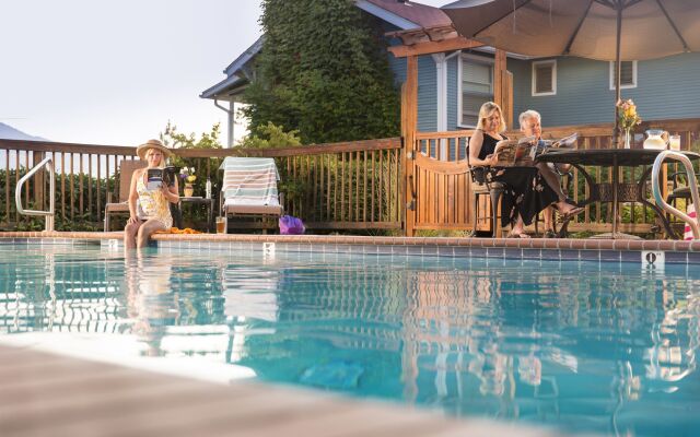 Country Willows Inn and Estate