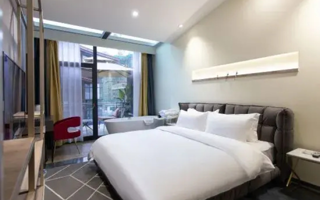 Poli Yijin Hotel