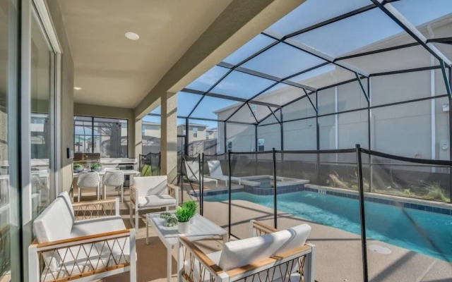 4350scene 6 Bedroom Villa