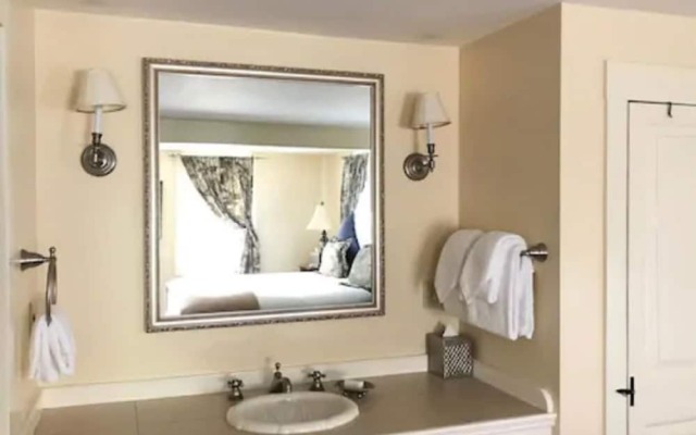 Admiral Farragut Inn