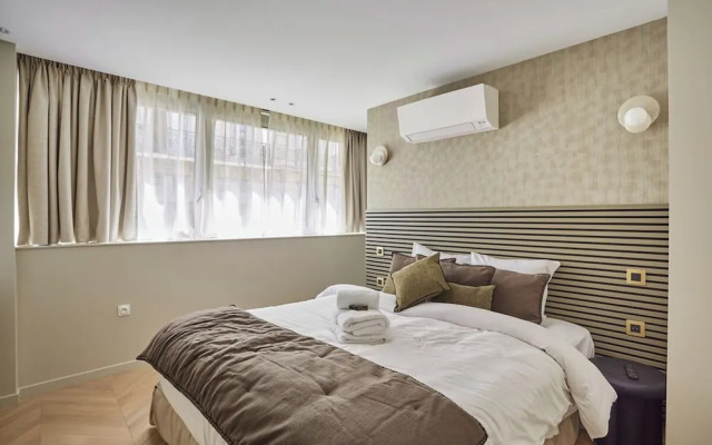 Spacious Apartment With AC Invalides Tour Eiffel