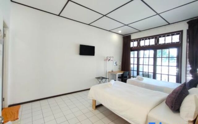 Sama Jaya Industrian 6BR Kota Samarahan education hub By Natol Homestay-Venice