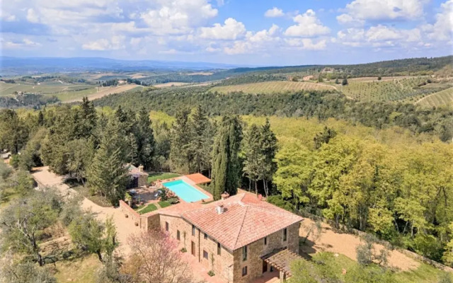 Villa in Castellina w Pool Garden Winery