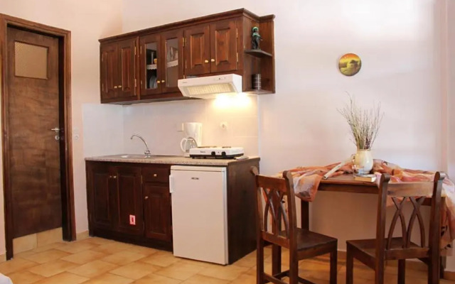 Vrachia Studios & Apartments