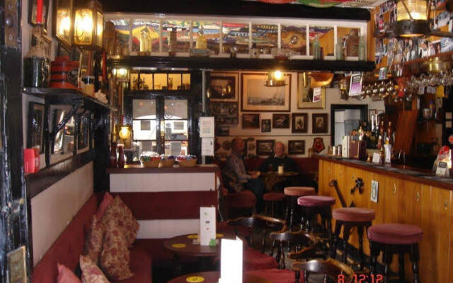 The Old Ferry Inn