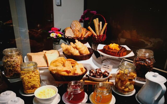 Amber Boutique Silom Hotel