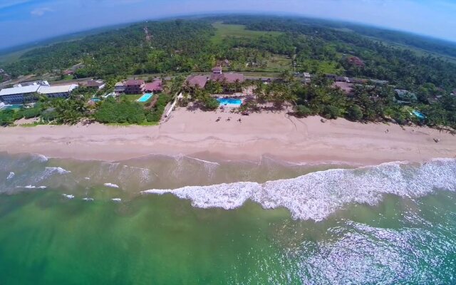 Whispering Palms Hotel