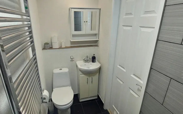 Couples/business/family- Wifi- Parking- Sleeps 2