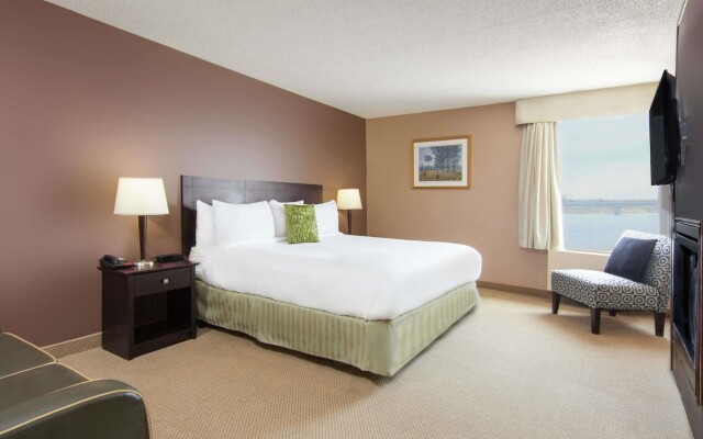 Howard Johnson & Suites By Wyndham Miramichi