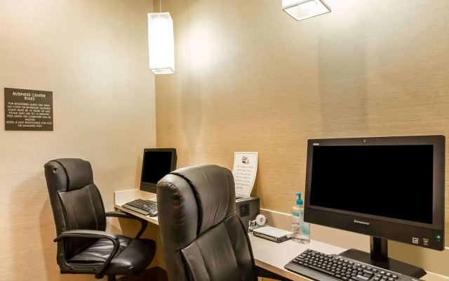 Comfort Suites Mattoon East