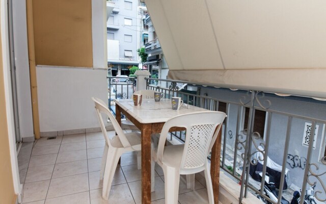 Home Away from Home 2 Bd Apt in Zografou
