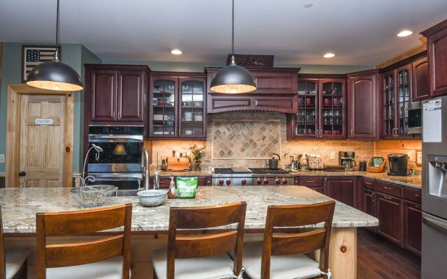 Boulder House 6 Bedroom House