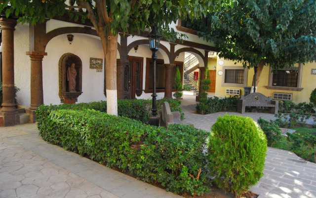 Hotel Suites el Paseo