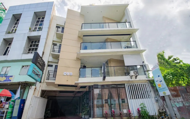 OYO 707 908 Salinas Suites