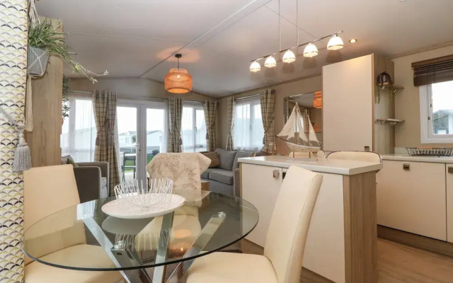 Seafront Holiday Home 2