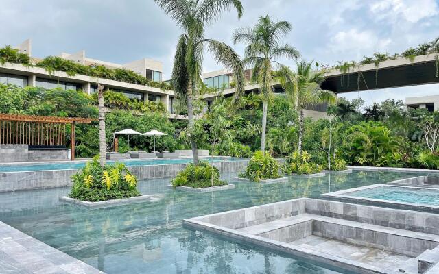 Mistiq Luxury Condo