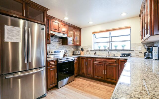 Snowflower 3 Remodeled and Modern, Private Washer Dryer with Fireplace by RedAwning