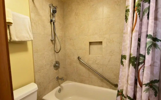 Maui Sunset B115 - Two Bedroom Condo