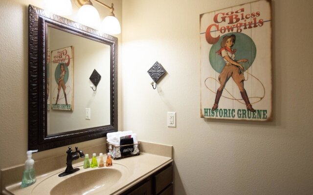 Parker River Haus Vg106 3 Bedroom Condo by RedAwning