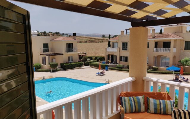 Cyprus-2 Beds Ensuite, Pool, Patios, Wifi, Parking