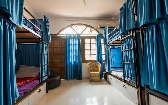 Bunkin Hostel