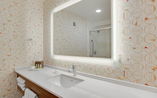 Holiday Inn Roanoke Airport – Conference CTR by IHG