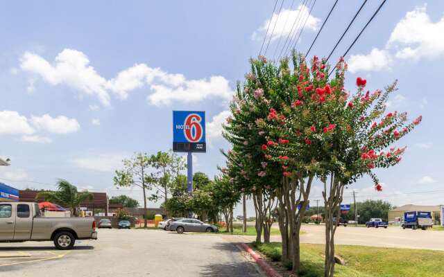 Motel 6 Victoria, TX