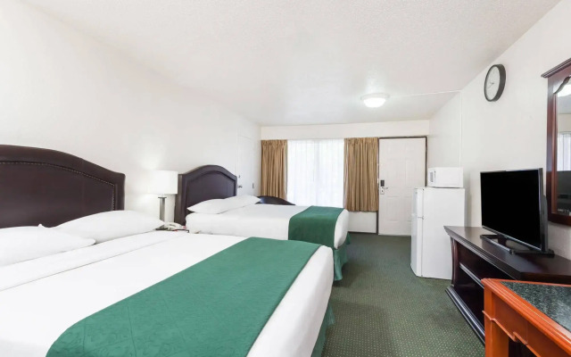 Simple Rewards Inn