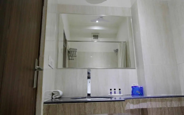 OYO 2166 Hotel KMahaveer