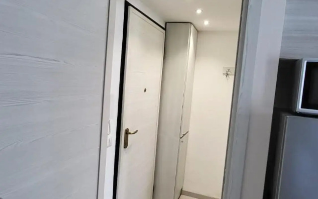 Splendido monolocale ristrutturato ben arredato