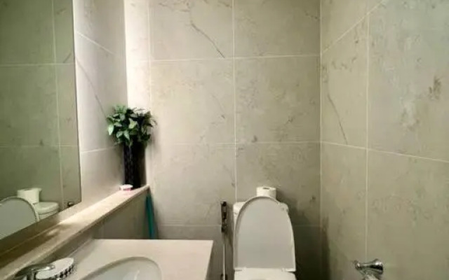 Luxury 2-Bedroom Condo with Pool