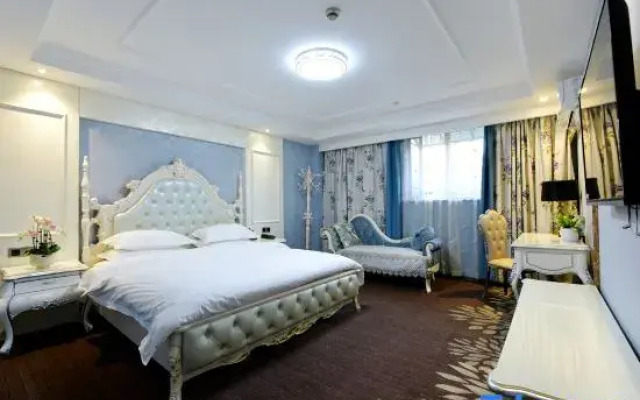 Aixiang Hotel (Shanghai Luohejing Development Zone Gumei Road)
