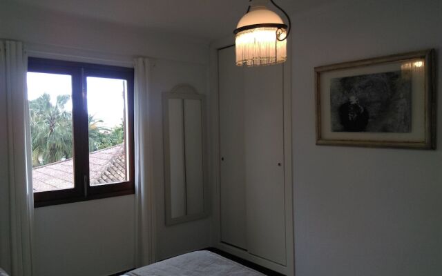 House With 3 Bedrooms in Cala Millor, With Enclosed Garden and Wifi -