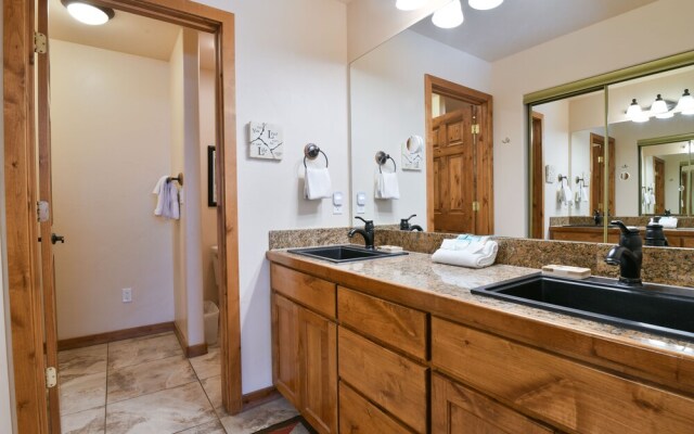 Cottonwoods 469