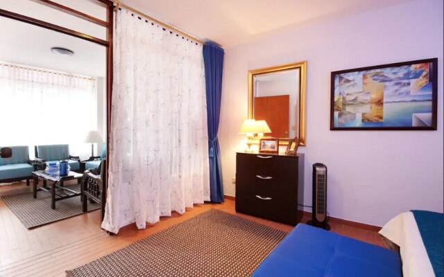 Comfort Relaxing In Blue. San Antonio