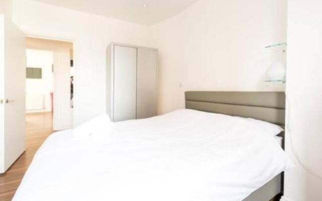 Gorgeous Apartment in Trendy Neighbourhood (Hm3)