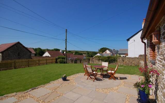 Romantic Holiday Home in Croyde Near Beach