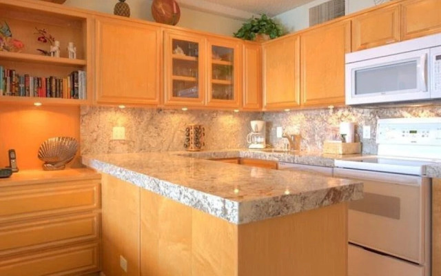 Maui Kai 206 Studio Bedroom Condo