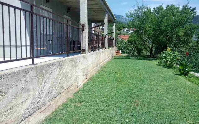Dama Apartment