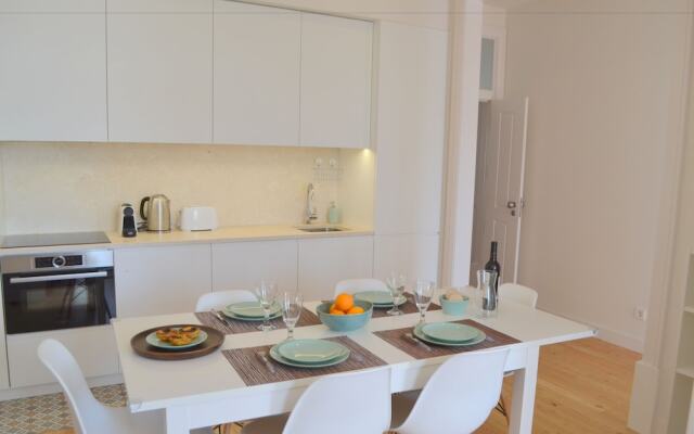 RH OLARIAS 19 Swimming Pool and View