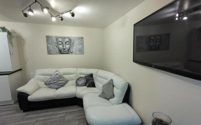Queens Holiday Apartment
