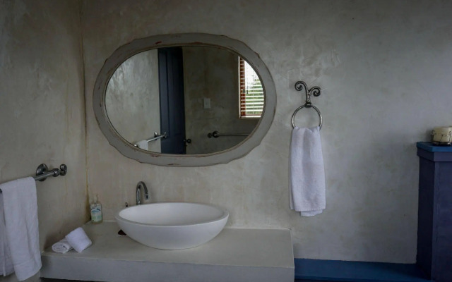 A Hilltop Country Retreat