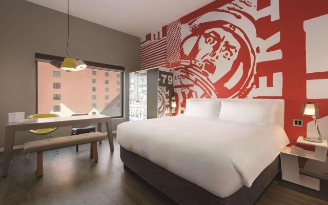 Radisson RED Minneapolis Downtown