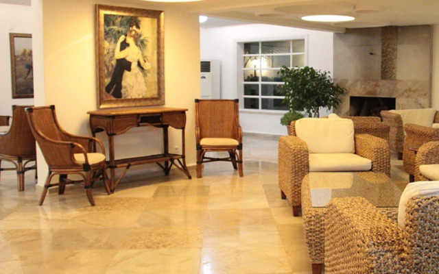 Nicholas Park Hotel