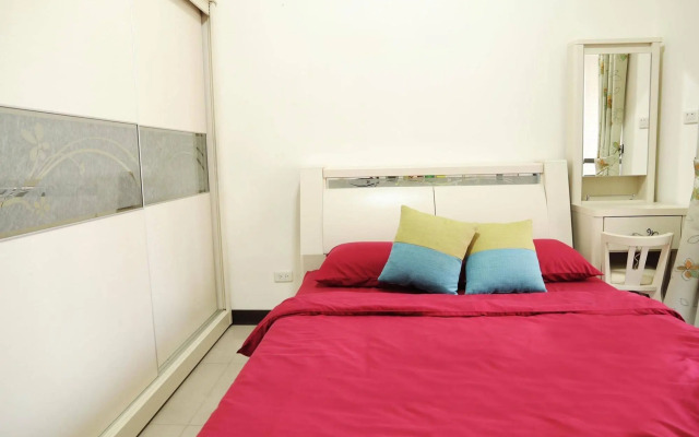 Q Square Apartment D