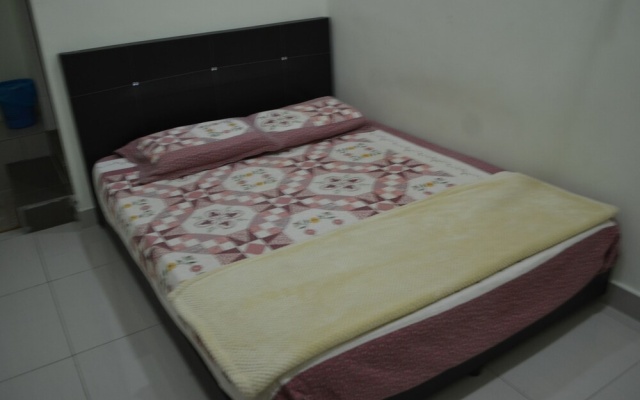 Sitiyam Homestay Seri Kembangan – Guest Rooms – Seri Kembangan