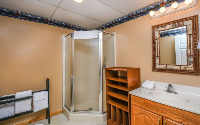 Swimming Bear Lodge 4 Bedroom House