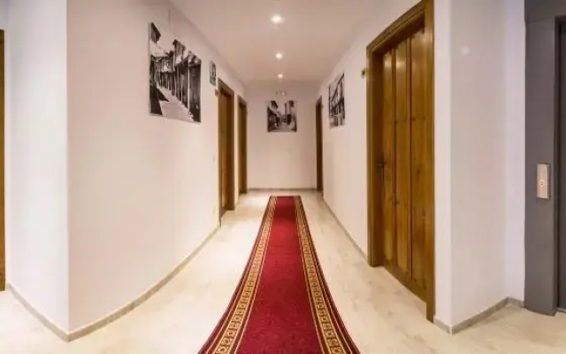 Apartamentos Turisticos Mirayuste