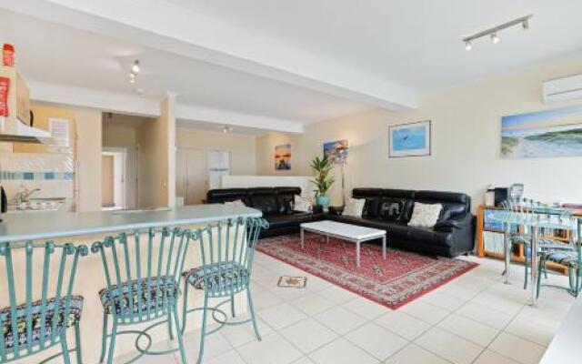 Black Dolphin Waterfront Apartment